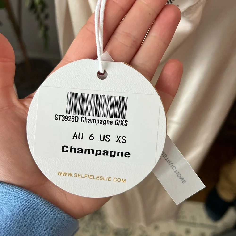 Selfie Leslie Elegant White Backless Dress - Picture 7 of 7